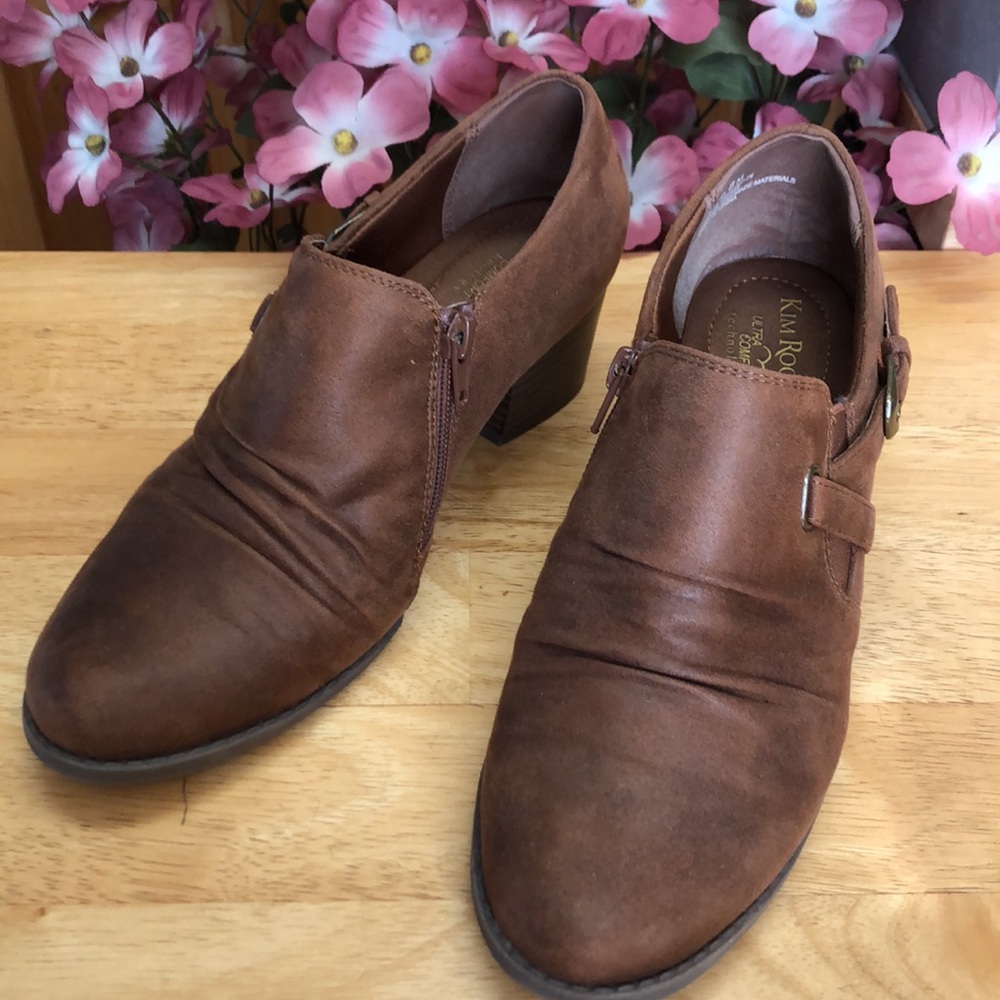 “Kim Rogers” Ultra Comfort Technology Size 8